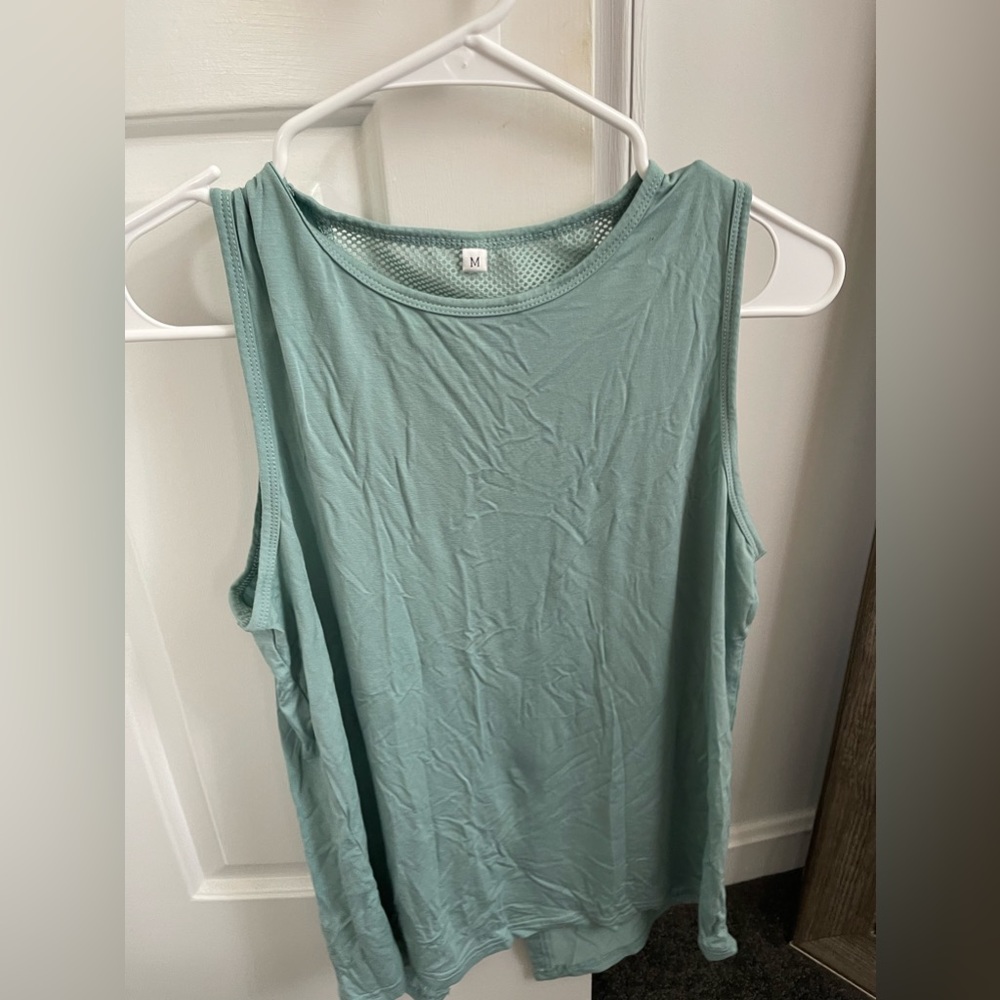 Athletic tank top